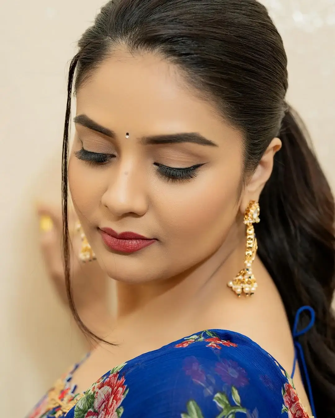 ACTRESS SREEMUKHI IN BLUE FLORAL PRINT GEORGETTE ANARKALI KURTA 2